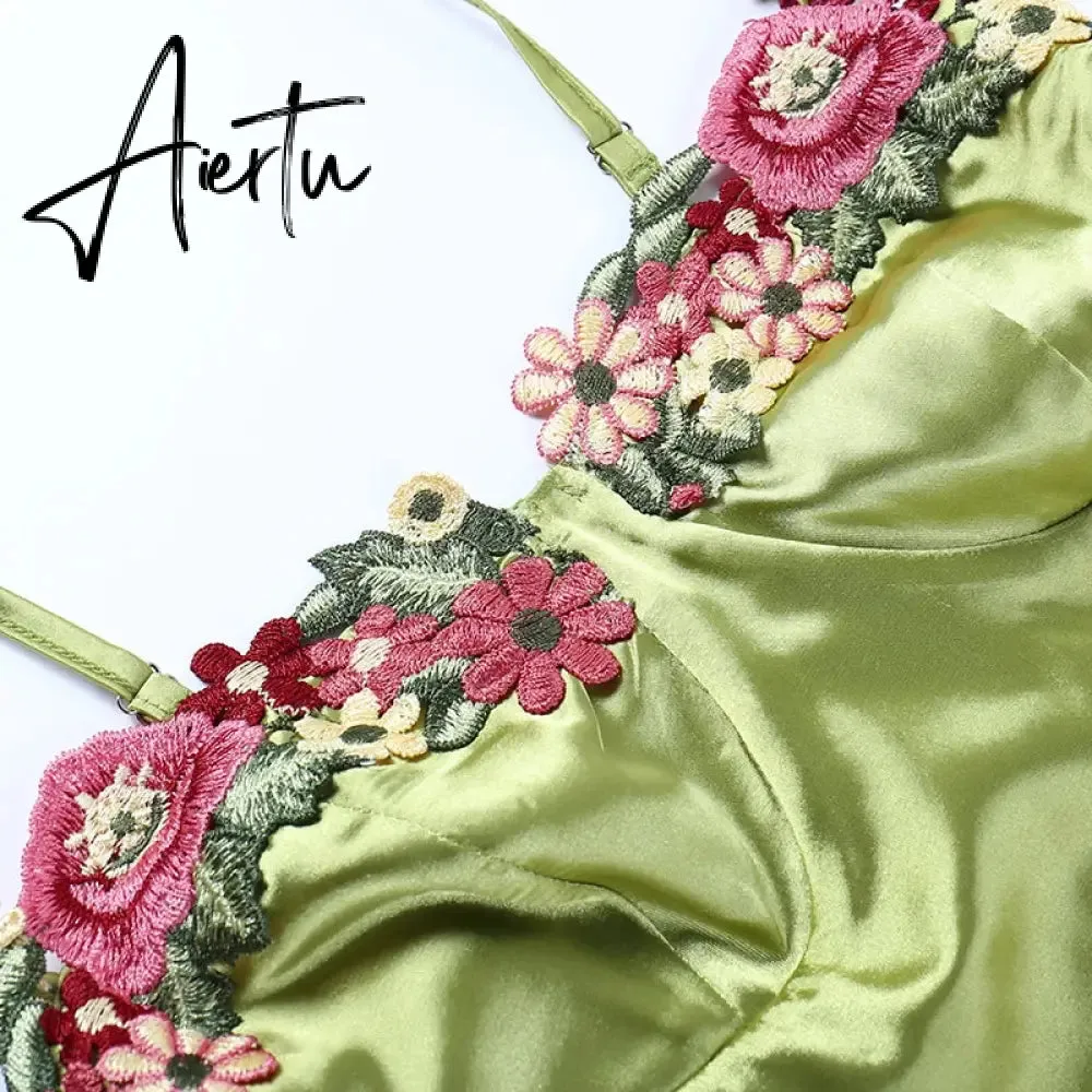 Aiertu Sexy Floral Embroidery Slip Dress Women  Female Mini Dresses 2023 Spring Sexy Slim Chic Beach Style Lady