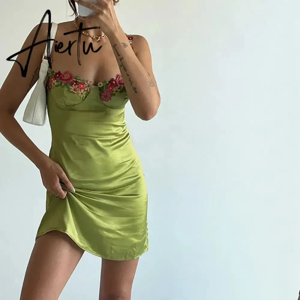 Aiertu Sexy Floral Embroidery Slip Dress Women  Female Mini Dresses 2023 Spring Sexy Slim Chic Beach Style Lady