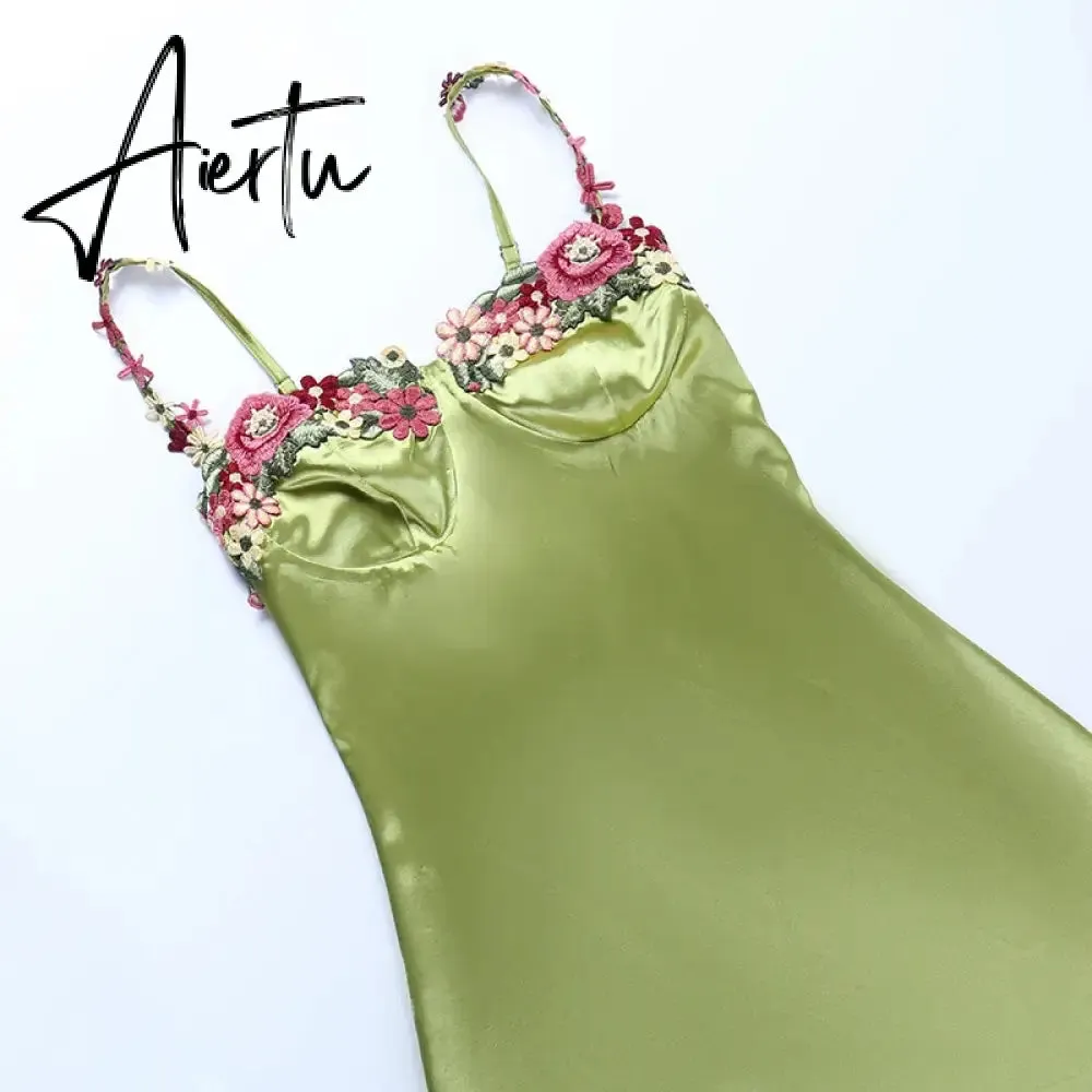 Aiertu Sexy Floral Embroidery Slip Dress Women  Female Mini Dresses 2023 Spring Sexy Slim Chic Beach Style Lady