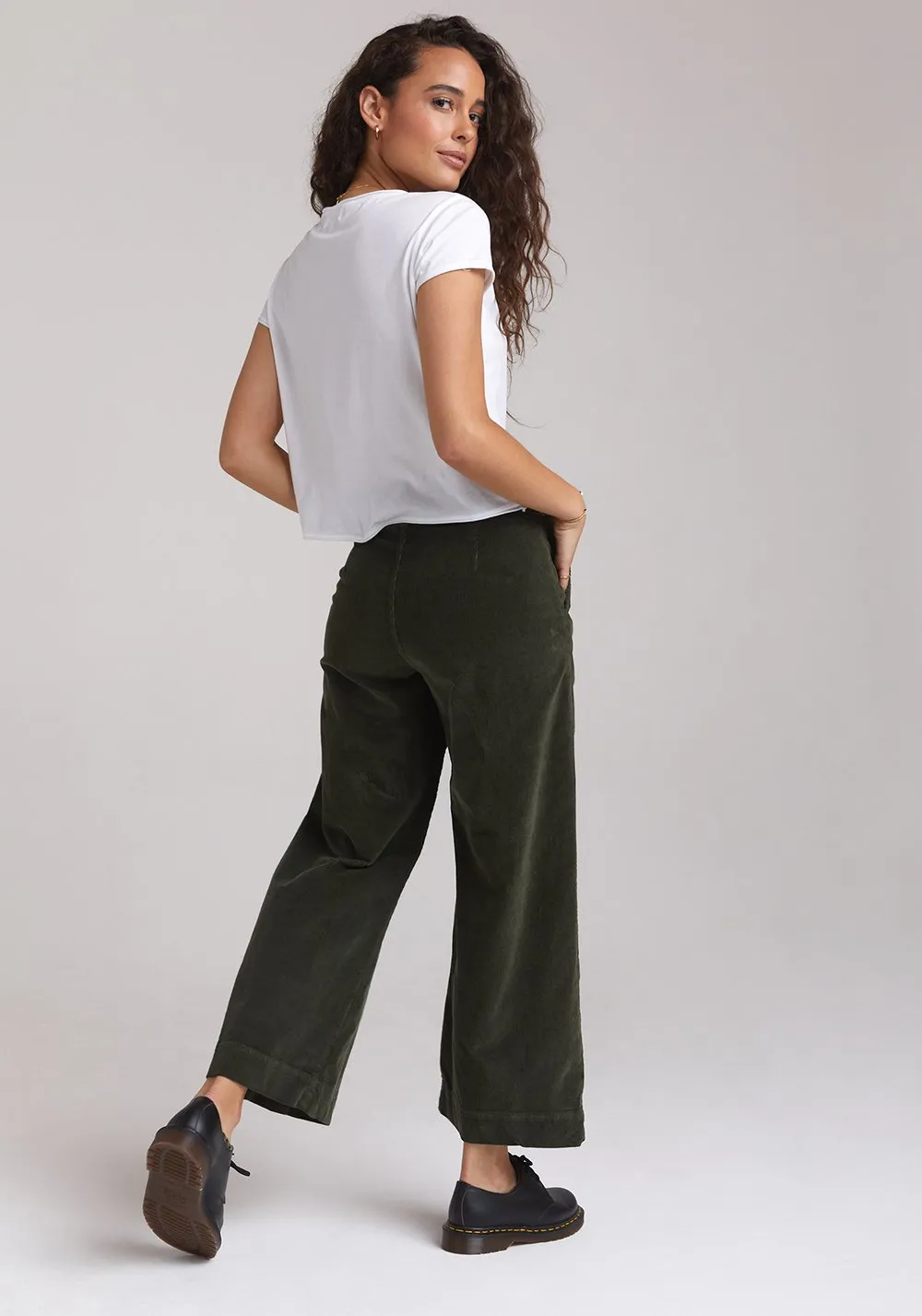 BELLA DAHL - Wide Leg Crop Trouser in Woodland Olive