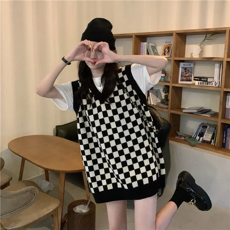 KittenAlarm - V-Neck Plaid Checkered Knitted Vest Sweater